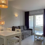 Avec Terrasse, Piscine Et à 5 Min De La à Juan Les Pins - Fr-1-252-185 Appartement