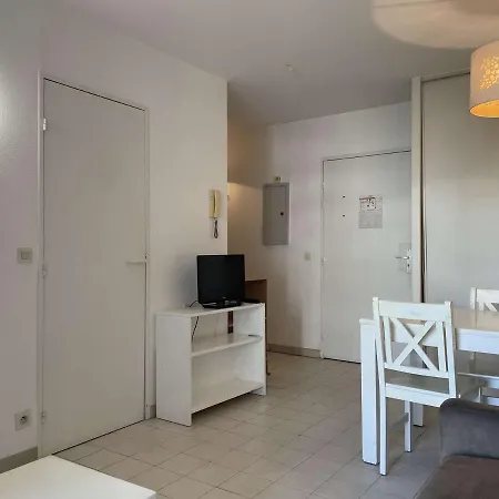 Avec Terrasse, Piscine Et A 5 Min De La A Juan Les Pins - Fr-1-252-185 Lägenhet