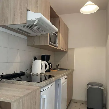 Avec Terrasse, Piscine Et A 5 Min De La A Juan Les Pins - Fr-1-252-185 * Антиб