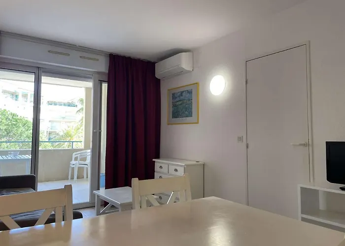 Avec Terrasse, Piscine Et à 5 Min De La à Juan Les Pins - Fr-1-252-185 * Antibes