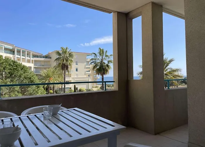 Avec Terrasse, Piscine Et A 5 Min De La A Juan Les Pins - Fr-1-252-185 公寓 昂蒂布